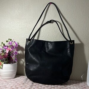 Bottega Veneta Black Leather Shoulder bag. (Made in Italy)   And 100% authentic.